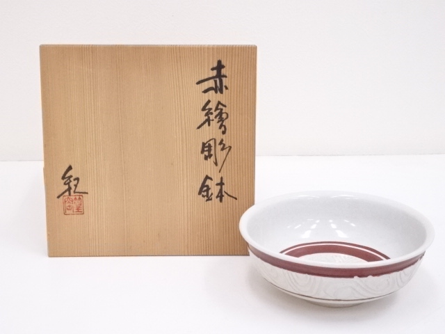 茶道具　鶏　香盆　芳崎作　松吹窯　　白磁赤絵 共箱　共布　名入　三つ巴太鼓型 茶道具 鶏 香盆 芳崎作 松吹窯 白磁赤絵 共箱 共布 名入